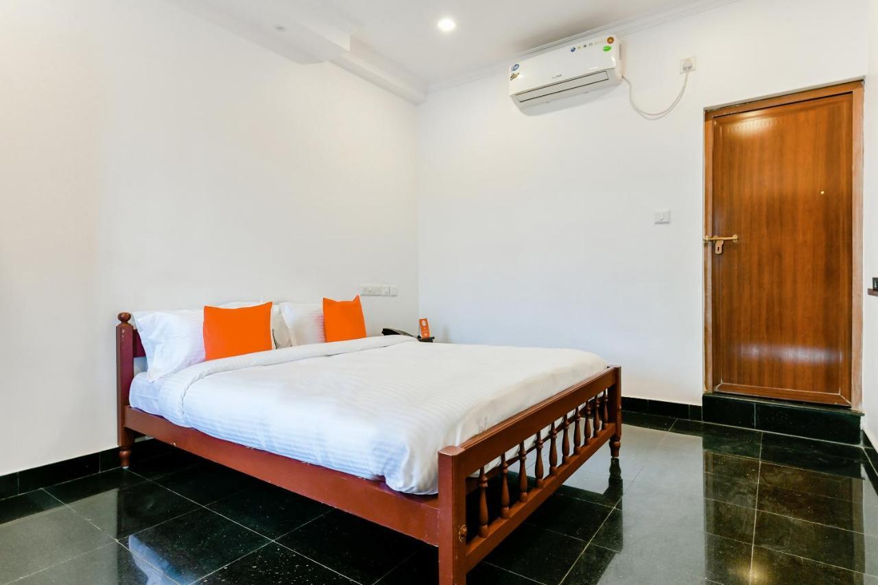 Spot On 39480 Vattekad Tourist Home Kakkanad Bagian luar foto